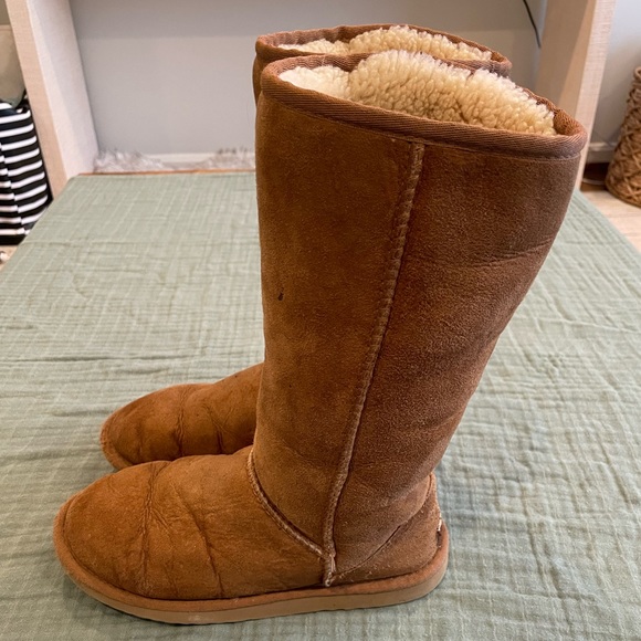 UGG Classic II Genuine Shearling Lined Tall Boot - Picture 8 of 10